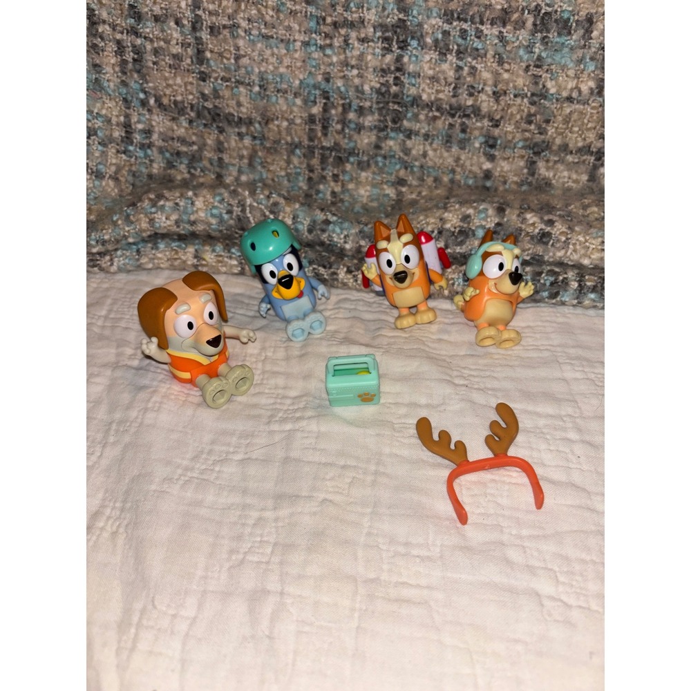 Bluey and Friends Figure Lot Bingo Rusty Jetpack Helmet Accessories Moose Toys
